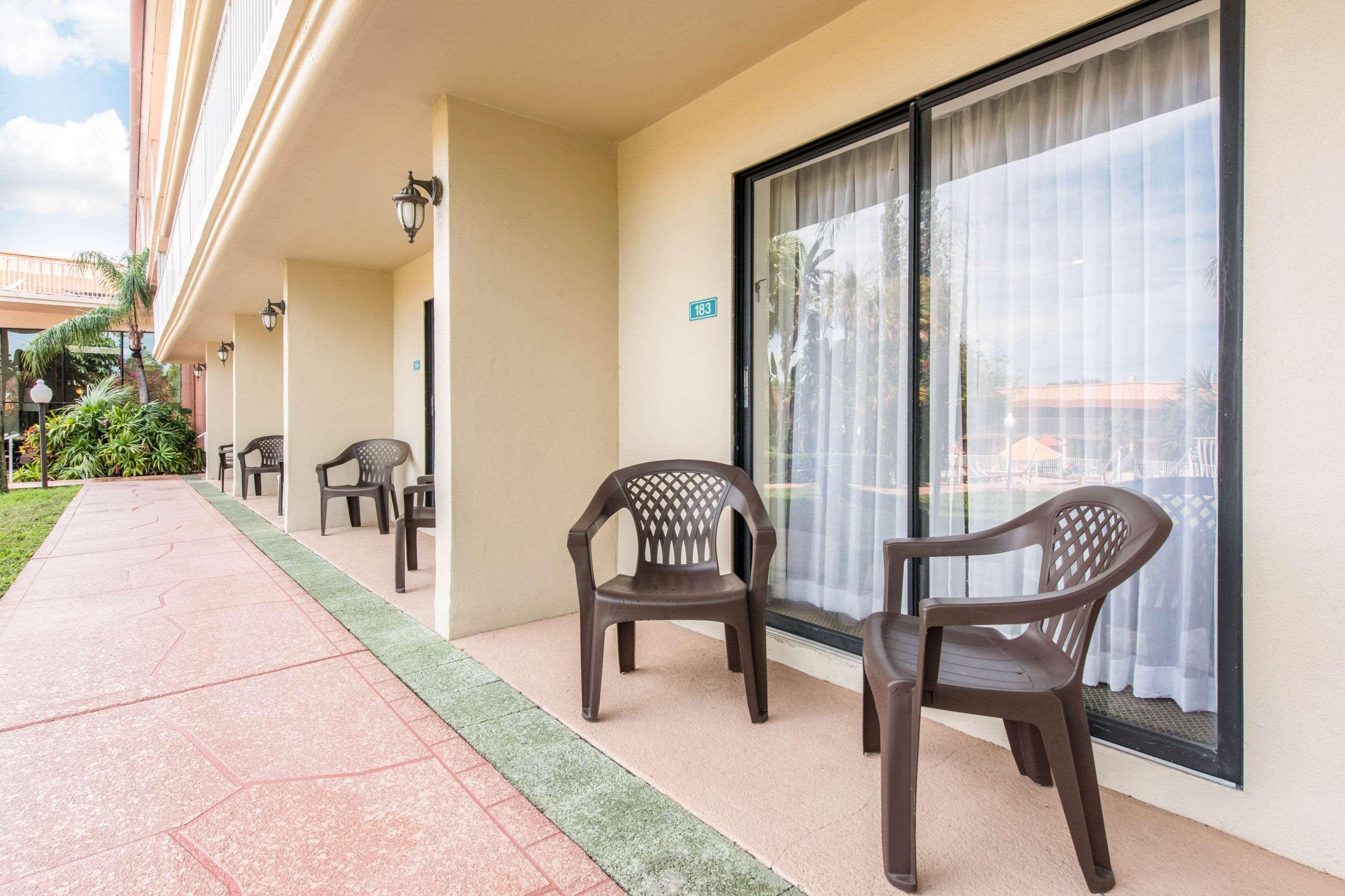 Quality Inn & Suites Tarpon Springs South Kültér fotó