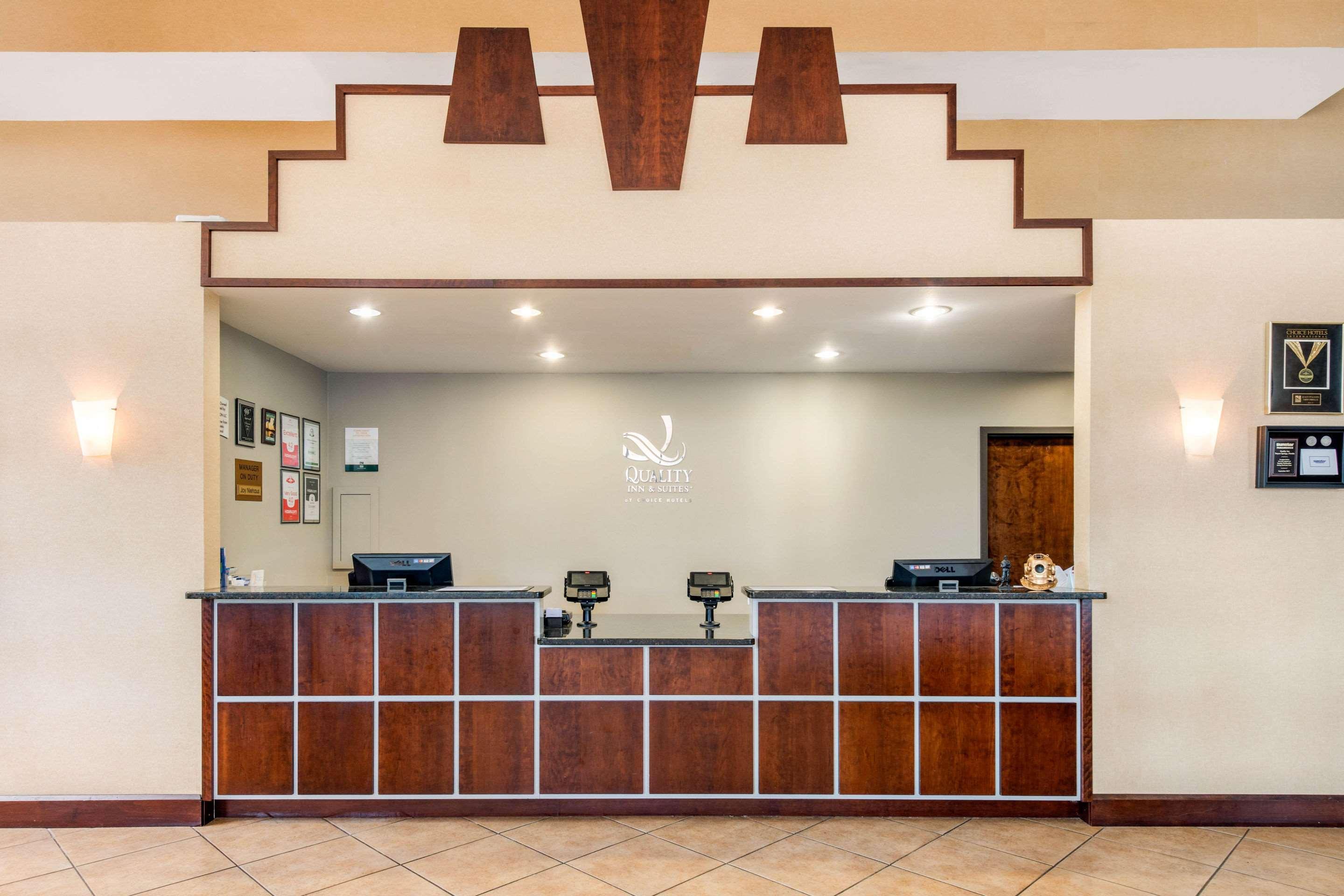 Quality Inn & Suites Tarpon Springs South Kültér fotó