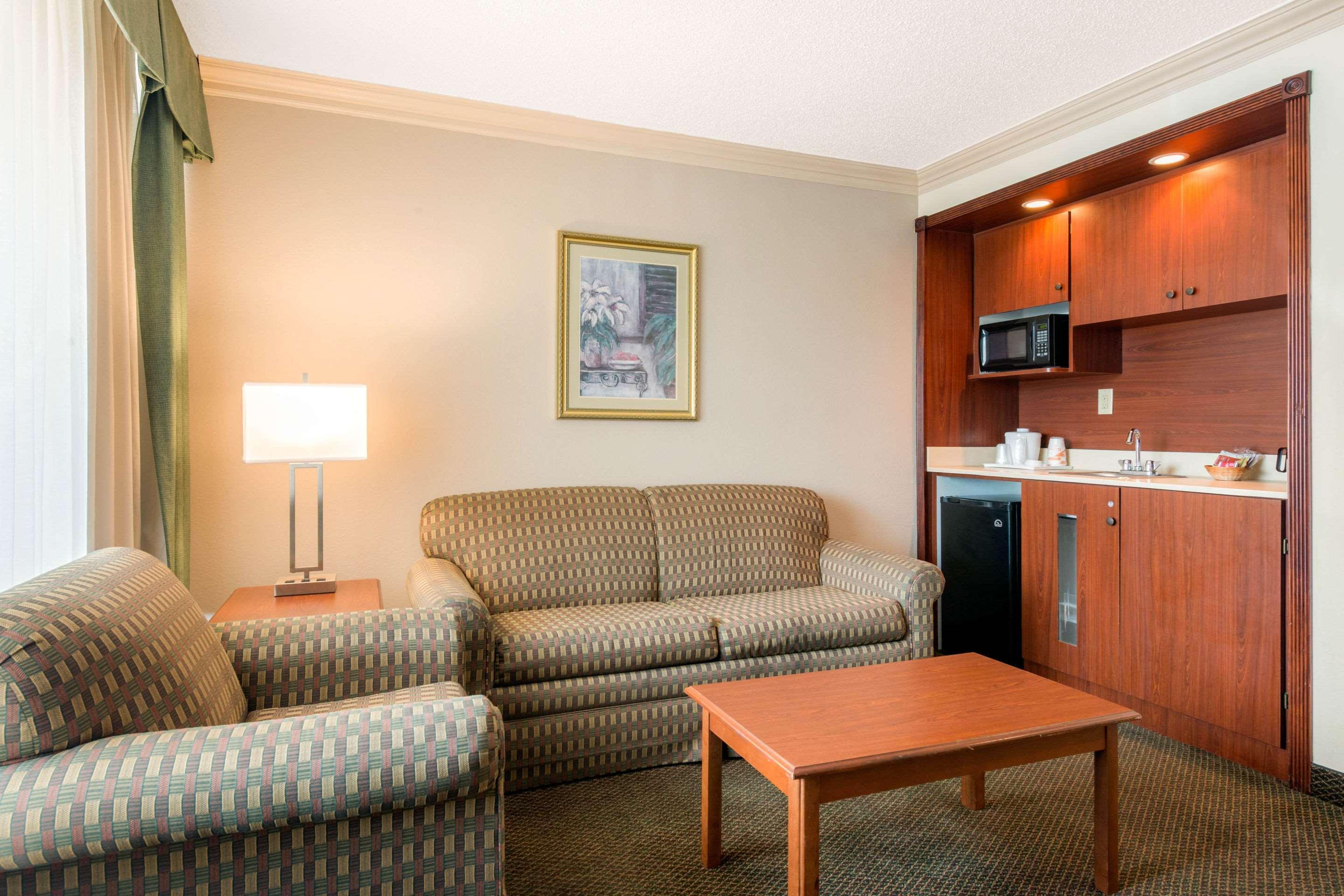 Quality Inn & Suites Tarpon Springs South Kültér fotó