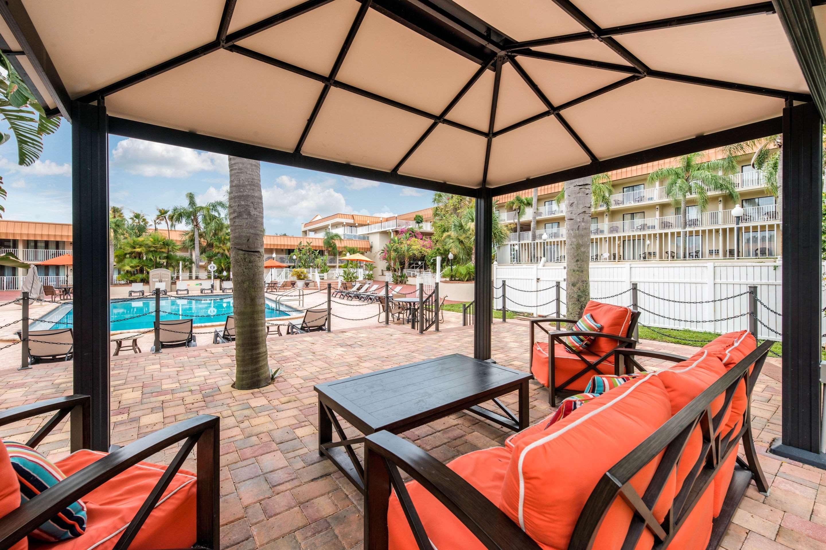 Quality Inn & Suites Tarpon Springs South Kültér fotó